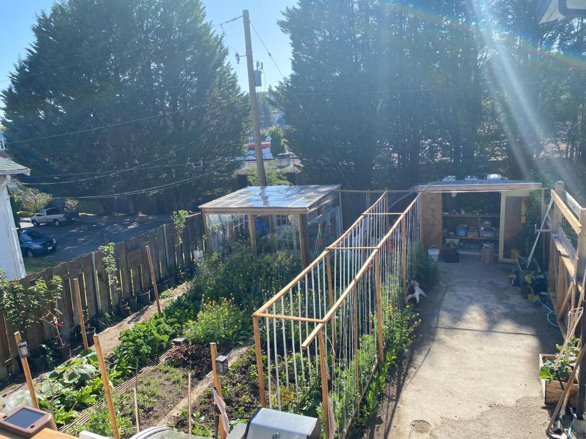 Hudson Homes Bnb Saanich Екстер'єр фото