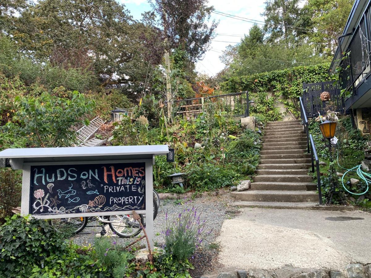 Hudson Homes Bnb Saanich Екстер'єр фото