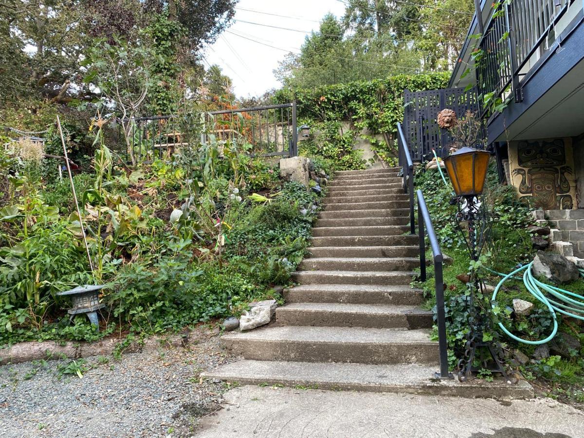 Hudson Homes Bnb Saanich Екстер'єр фото