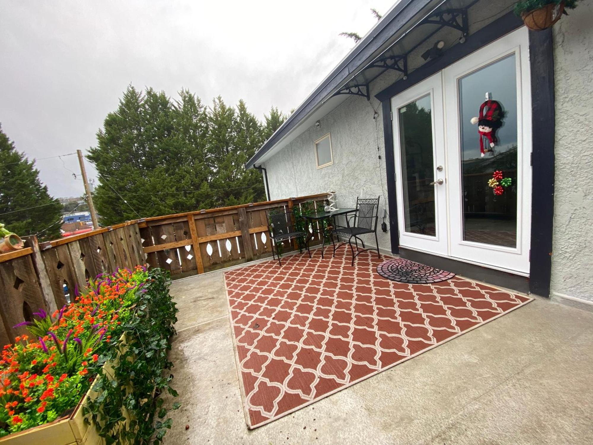 Hudson Homes Bnb Saanich Екстер'єр фото